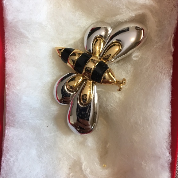 Talbot’s bee 🐝 brooch - Picture 3 of 3